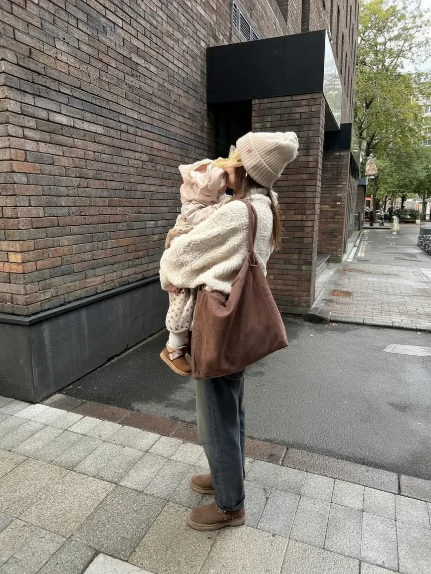 Casual Mom Outfits 2026: Easy, Stylish Looks for Every Season