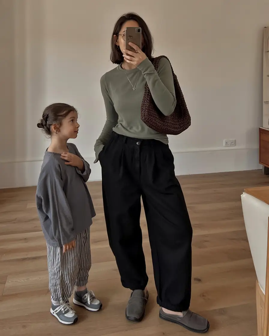 Casual Mom Outfits 2026: Easy, Stylish Looks for Every Season