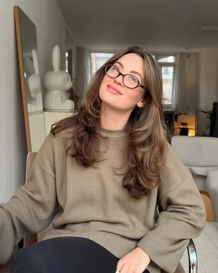 Dark Brown Hair Color 2026: Fresh Ideas, Dimensional Shades & Modern Brunette Inspiration