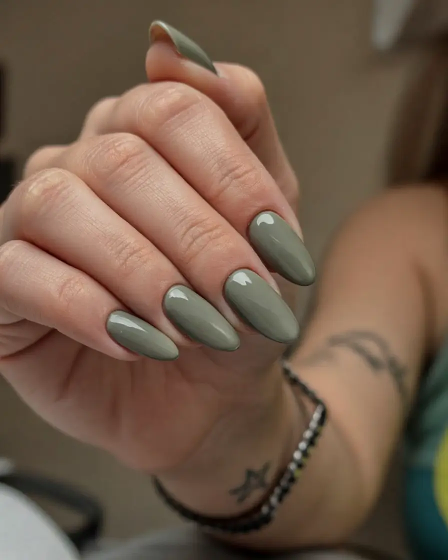 Spring Nails Color Ideas 2026: Fresh Two-Color & Solid Spring Manicures