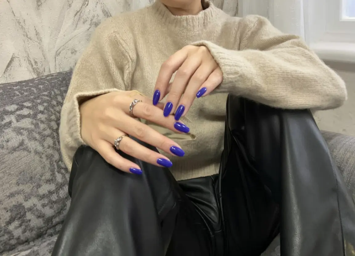 Spring Nails Color Ideas 2026: Fresh Two-Color & Solid Spring Manicures