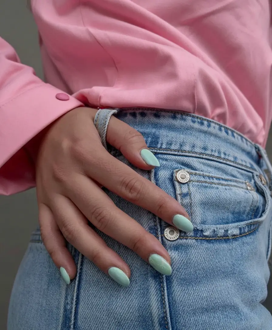 Spring Nails Color Ideas 2026: Fresh Two-Color & Solid Spring Manicures